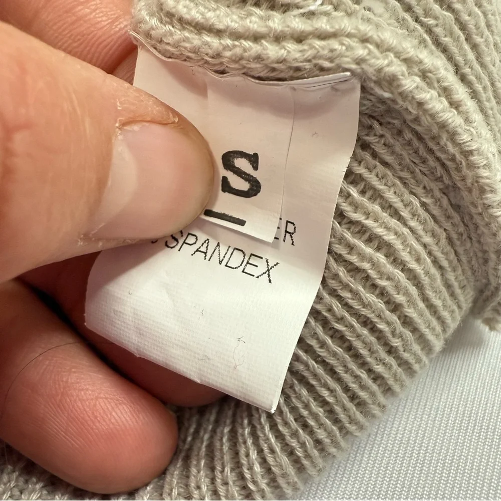 Fitted Long Sleeve Knit Dress in Beige Button neck and collar with pockets SMALL - Picture 9 of 11